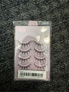 Pack of False Eyelashes